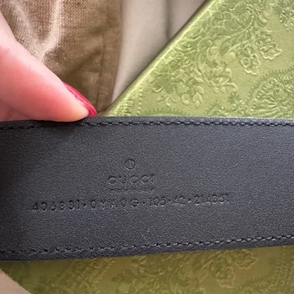 Gucci Marmont Belt Black/Gold Size 105 - Gently Used  display picture 1